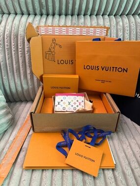 Authentic Louis Vuitton X Murakami Card Holder  🎀
